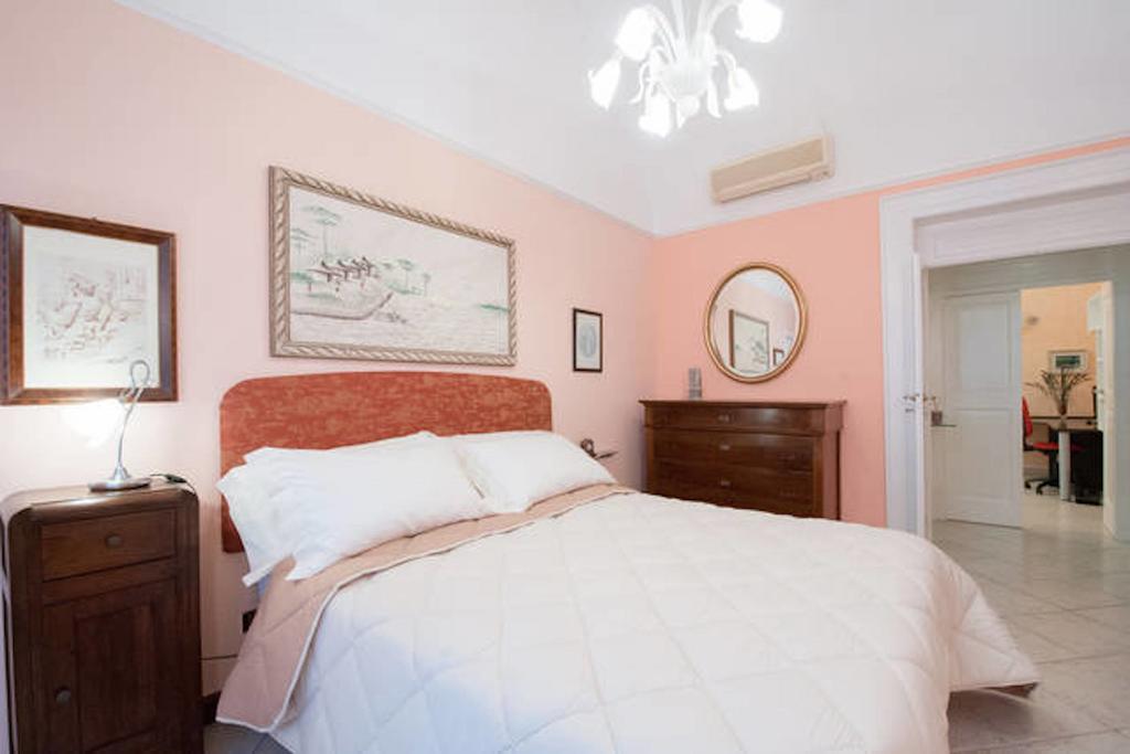 Turenum Apartment Trani Buitenkant foto