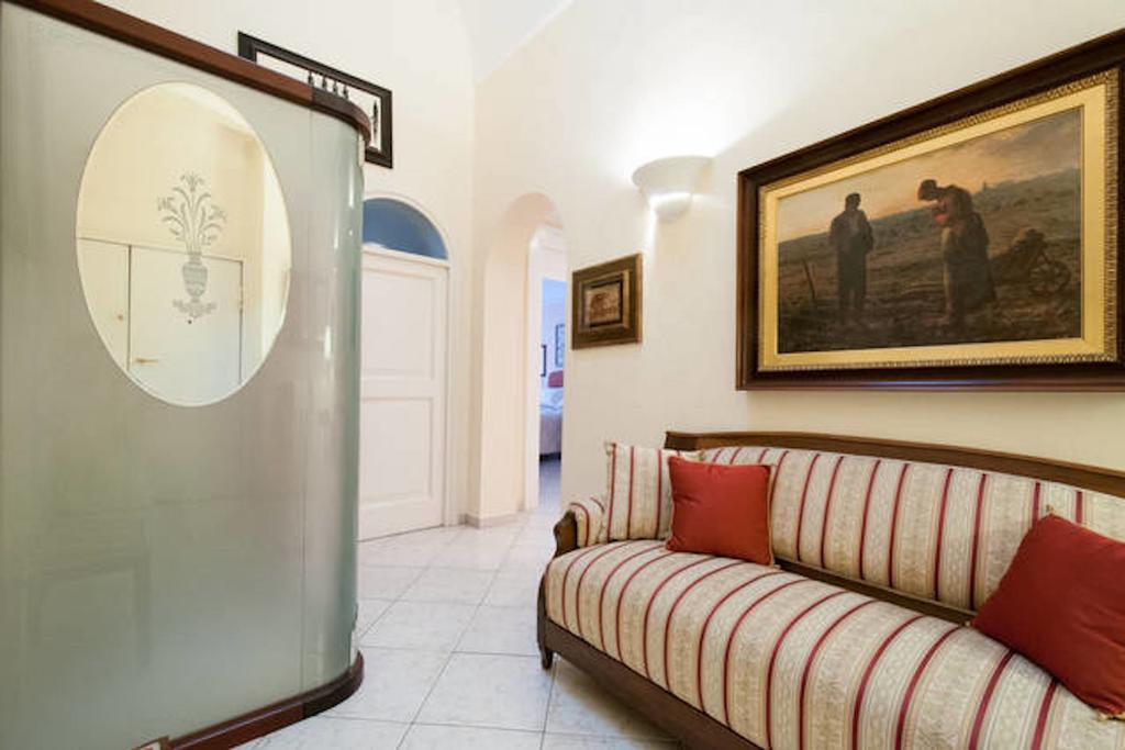 Turenum Apartment Trani Buitenkant foto