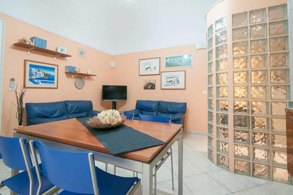 Turenum Apartment Trani Buitenkant foto